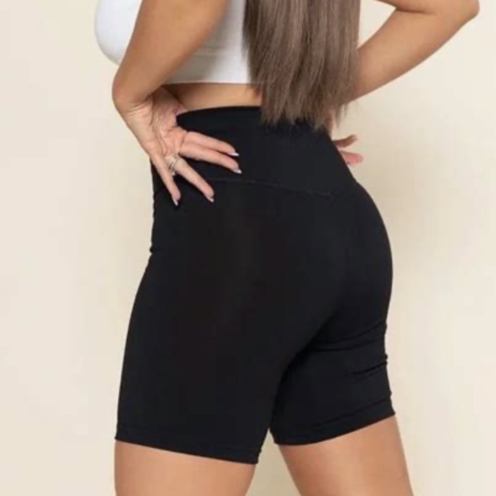 30 years black biker shorts